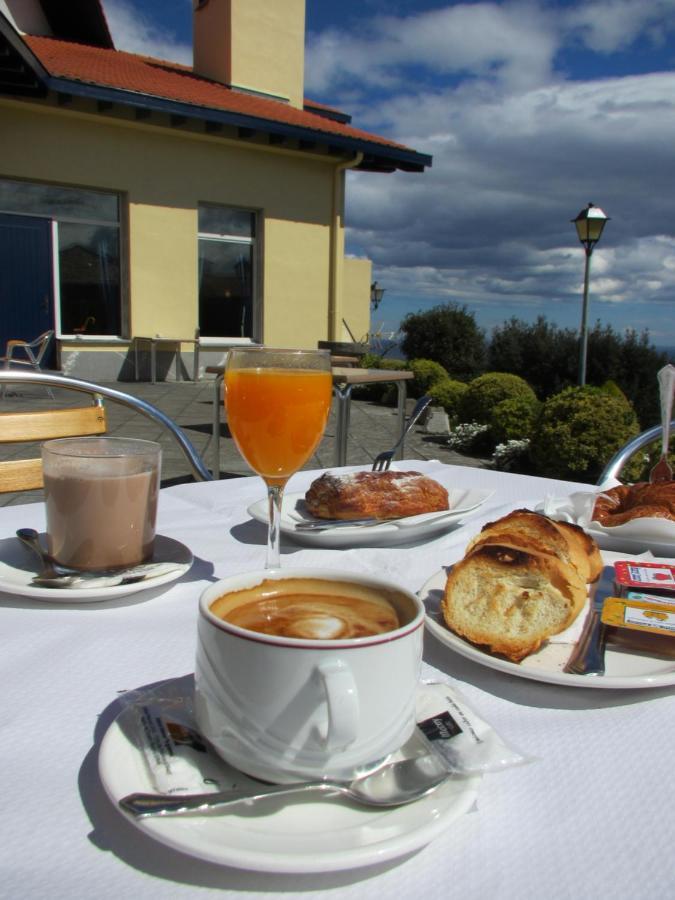 Hotel Ermintxo Ea Bagian luar foto