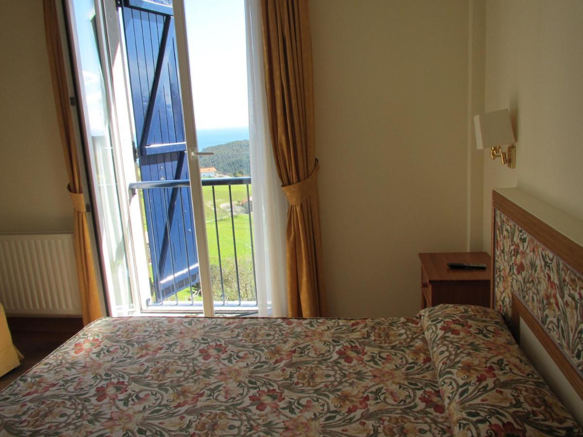 Hotel Ermintxo Ea Bagian luar foto